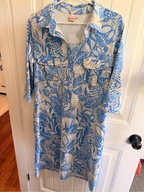 Persifor dress. Women’s large. Blue and Cream Leaf-Print with jaguars. Sleek.